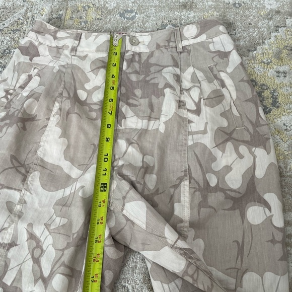 Anthropologie Floral Print Charlie Trousers. Size 30 - Picture 10 of 12